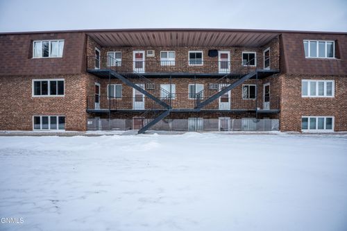 11-1825 S Grandview Ln, Bismarck, ND, 58503-0891 | Card Image