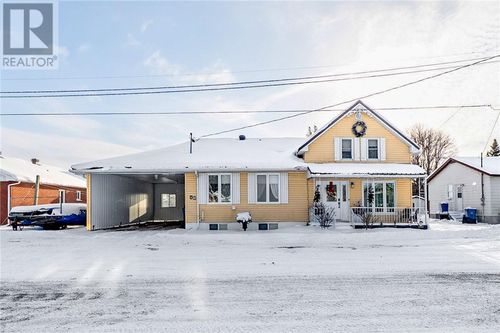 10 St Laurent St, Verner, ON, P0H2M0 | Card Image