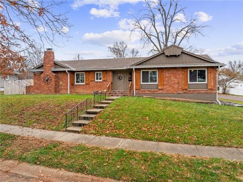 8329 Willow Way, Raytown, MO, 64138-3454 | Card Image