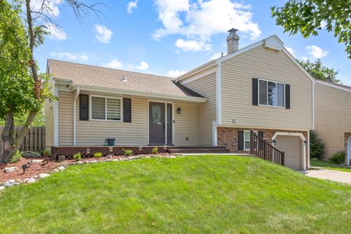 811 S Sheridan Dr, Bartlett, IL, 60103-5039 | Card Image