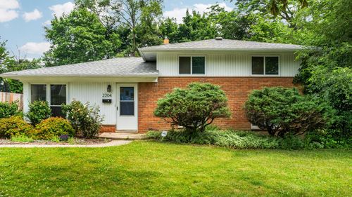 2204 Walter Dr, Ann Arbor, MI, 48103-3451 | Card Image