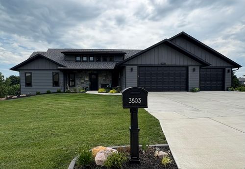 3803 Falcon Ridge Dr, Janesville, WI, 53548-5833 | Card Image