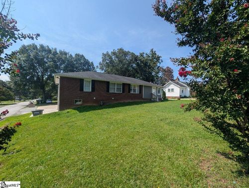 702 E E Lee Rd, Taylors, SC, 29687-3256 | Card Image