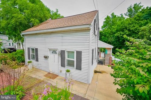2045 Main St, LITITZ, PA, 17543-3024 | Card Image