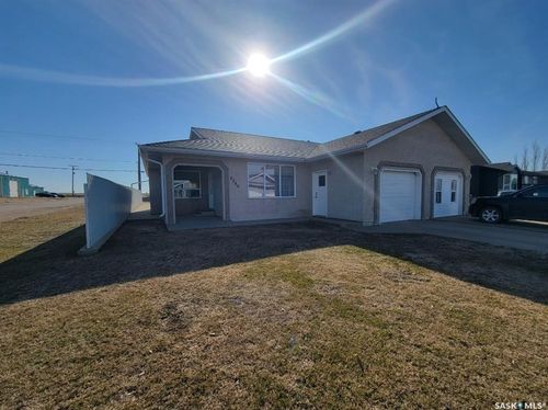 n-5040 Mirror Dr, Macklin, SK, S0L2C0 | Card Image