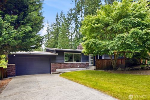 1608 151st Ave Se, Bellevue, WA, 98007-6145 | Card Image