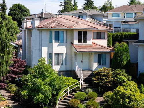8948 Yarrow Pl, Burnaby, BC, V3N4W1 | Card Image