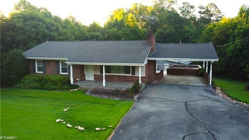 10033 Nc 89 Hwy W, Westfield, NC, 27053-7124 | Card Image