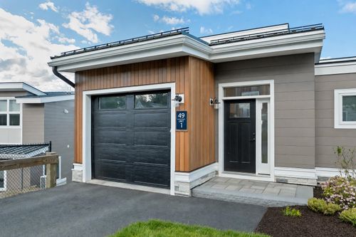 1-49 Vantagepoint Dr, Laconia, NH, 03246-4305 | Card Image