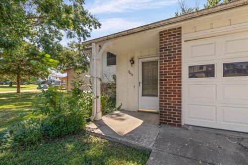 5615 E Pinehurst Ln, COLUMBIA, MO, 65202 | Card Image