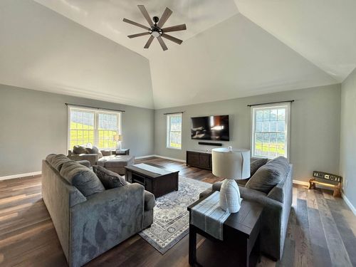 233 N Stark Hwy, Weare, NH, 03281-4638 | Card Image