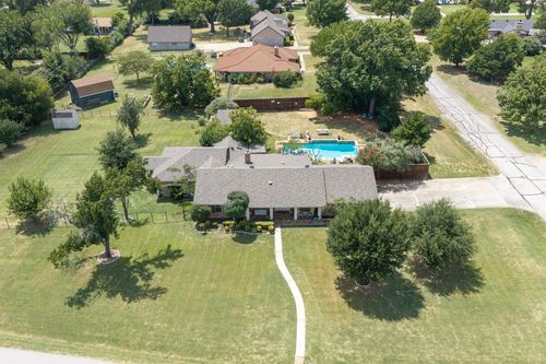 301 Meadow Knoll Dr, Double Oak, TX, 75077-8426 | Card Image