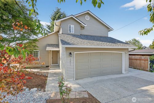 15811 Ne 34th St, Vancouver, WA, 98682-8411 | Card Image