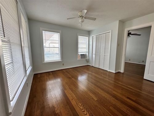 4624 Clay St, Houston, TX, 77023-1212 | Card Image