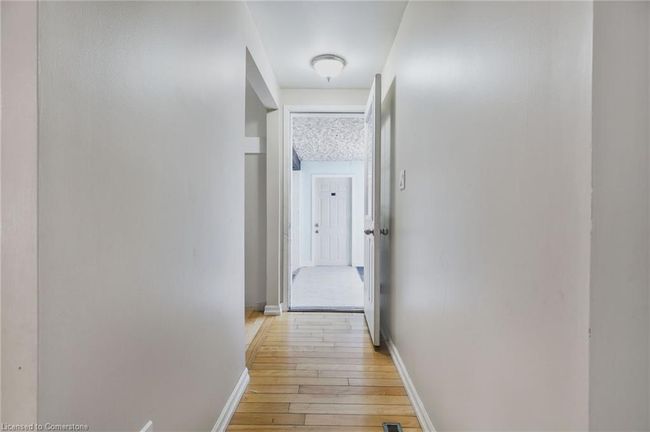 945 Regional Rd 97, House other with 3 bedrooms, 2 bathrooms and 8 parking in Puslinch ON | Image 12