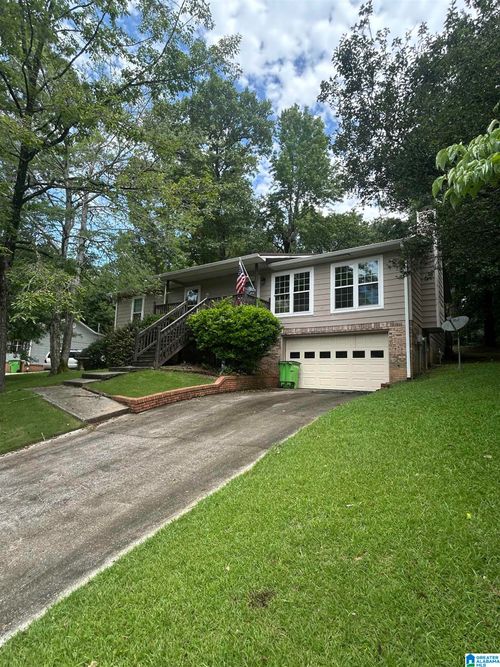 1043 Kings Forest Dr, Leeds, AL, 35094-7814 | Card Image