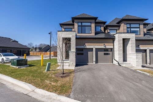 2 Lois Torrance Trail, Uxbridge, ON, L9P1R4 | Card Image