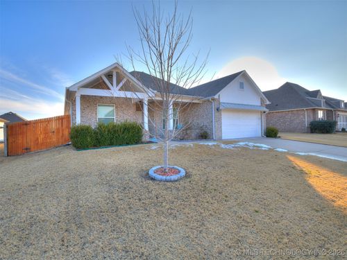 7315 E Oak Ridge Street, Broken Arrow, OK, 74014 | Card Image