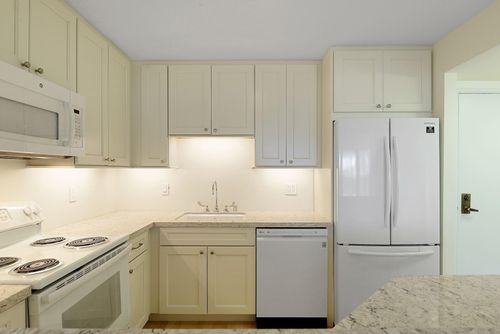apt-108-1425 W 28th St, Minneapolis, MN, 55408-1929 | Card Image