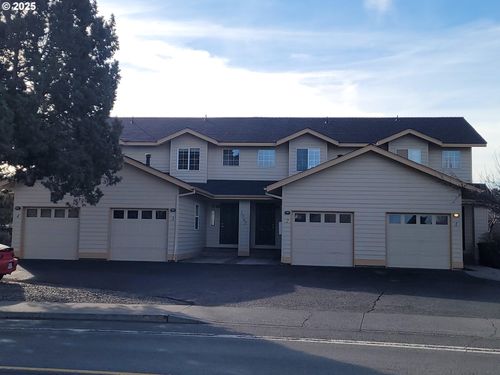 1065 Ne Purcell Blvd, Bend, OR, 97701-4877 | Card Image
