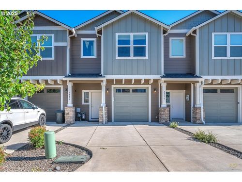 2380 N R St, Washougal, WA, 98671-7958 | Card Image