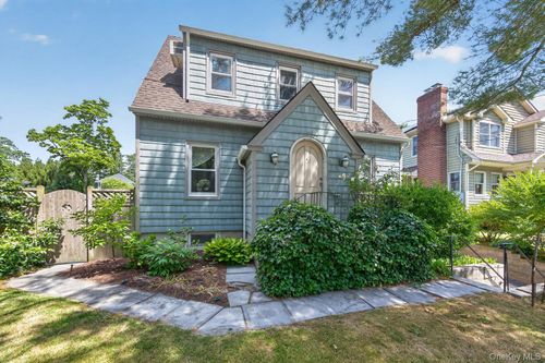 55 Pershing Avenue, Oyster Bay, NY, 11560 | Card Image