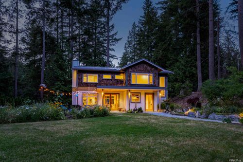 731 Grafton Road, House other with 3 bedrooms, 2 bathrooms and 5 parking in Bowen Island BC | Card Image