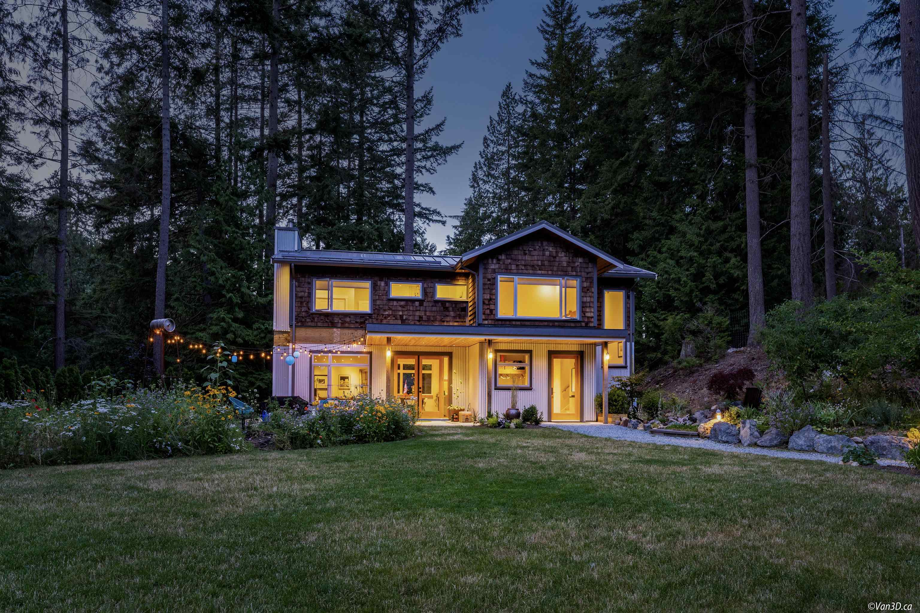 731 Grafton Road, House other with 3 bedrooms, 2 bathrooms and 5 parking in Bowen Island BC | Image 1