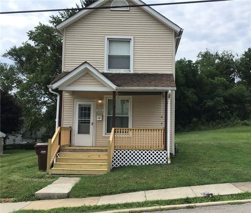 435 Wilson St, Sharon, PA, 16146-1520 | Card Image