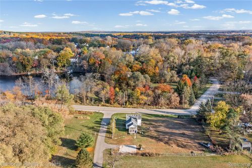 8292 Pettysville Rd, Pinckney, MI, 48169-8262 | Card Image