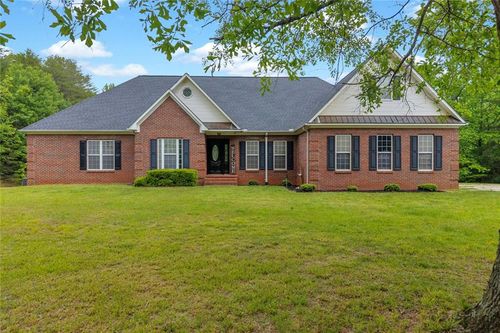 143 Pace Rd, Toccoa, GA, 30577-8242 | Card Image