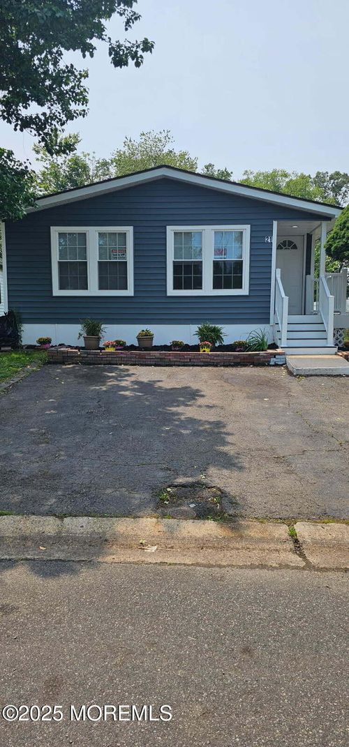 21 Forest Dr, Manalapan, NJ, 07726-3912 | Card Image