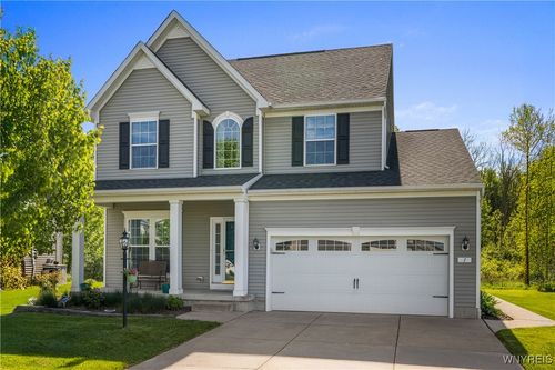 1 Skylark Ln, Niagara Falls, NY, 14304-6201 | Card Image