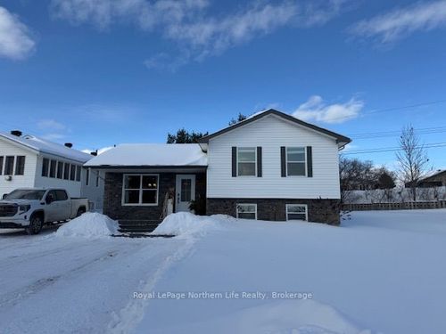 8 Tamerack Ave, Sturgeon Falls, ON, P2B3H7 | Card Image