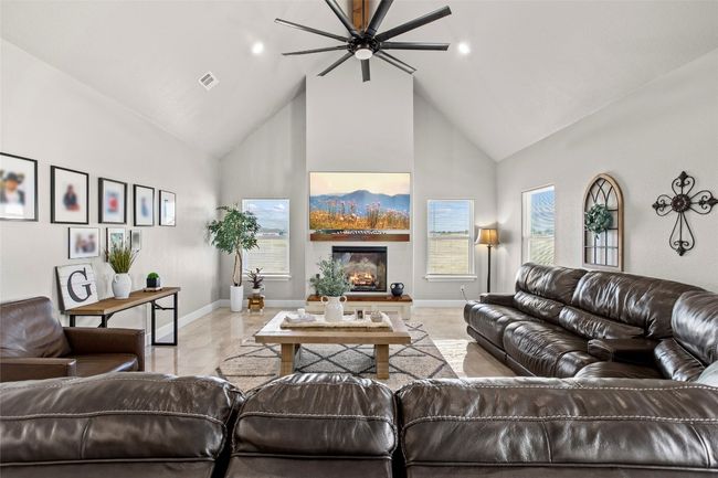 1115 Private Road 8022, House other with 3 bedrooms, 2 bathrooms and 2 parking in Lincoln TX | Image 20