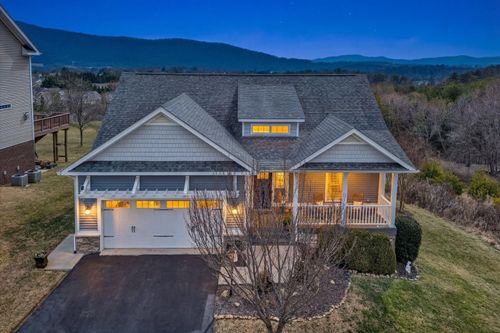 5690 Sullivan Ln, Roanoke, VA, 24012-8561 | Card Image