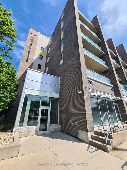 b306-62 Balsam St, Waterloo, ON, N2L3H2 | Card Image