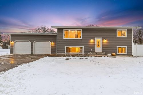 3127 Peddlers Village Rd, Goshen, IN, 46526-1027 | Card Image