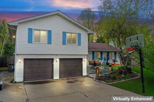 1218 Bunker St, Woodstock, IL, 60098-3942 | Card Image
