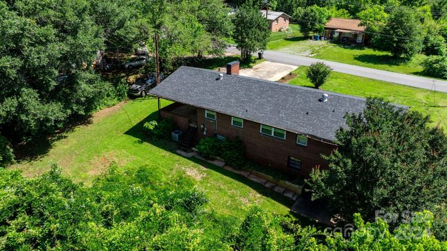 1230 2 Nd St Se, House other with 3 bedrooms, 2 bathrooms and null parking in Hickory NC | Image 19