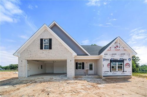 212 Avian Lane, Winston-Salem, NC, 27127 | Card Image