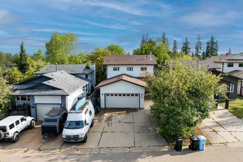 253 Gladstone Bay, Fort Mcmurray, AB, T9K1S3 | Card Image