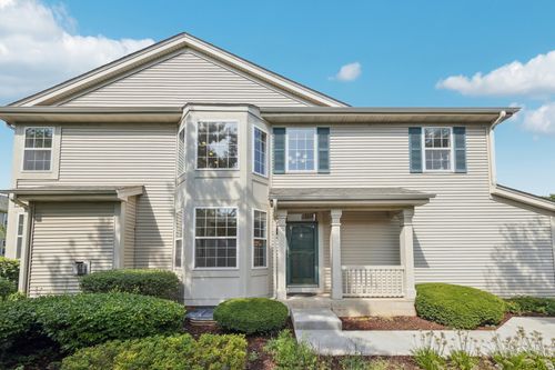 379 Evergreen Cir, Glendale Heights, IL, 60139-3797 | Card Image