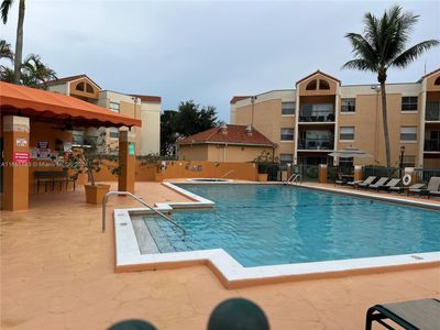 301 - 6272 Nw 186 St, Condo with 2 bedrooms, 2 bathrooms and null parking in Hialeah FL | Image 1