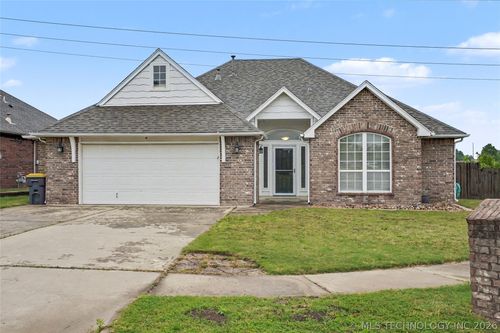 1603 W 119th St S, Jenks, OK, 74037-4376 | Card Image