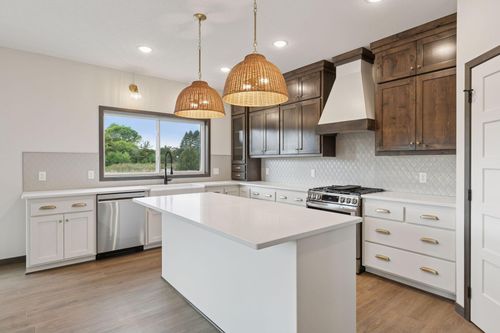 21346 Cottonwood St Nw, Oak Grove, MN, 55011-9819 | Card Image