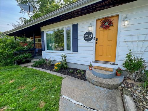 1714 Allison St, East Liverpool, OH, 43920-1319 | Card Image