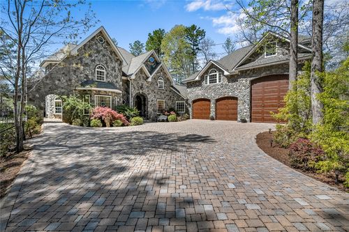 246 E Waters Edge Ln, West Union, SC, 29696-3625 | Card Image