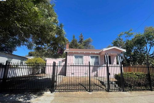 2311 82nd Ave, Oakland, CA, 94605-3409 | Card Image