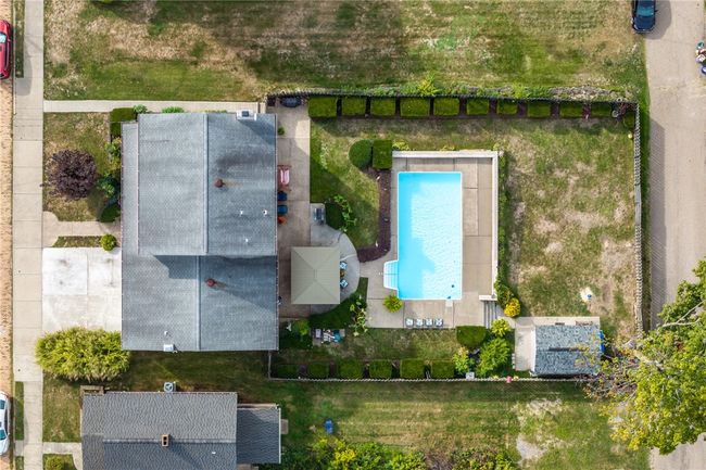 1725 Vance Ave, House other with 4 bedrooms, 3 bathrooms and 2 parking in Coraopolis PA | Image 44